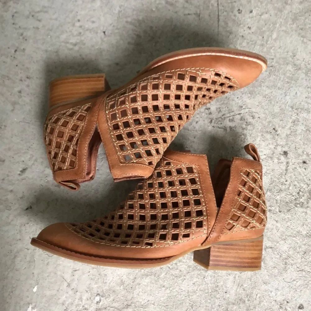 Ibiza by J Campbell flat booties